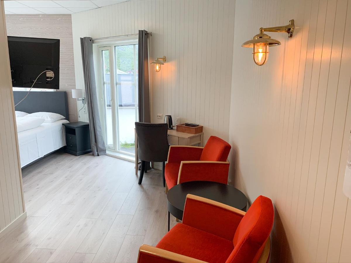 ホテル Mefjord Brygge Mefjordvær エクステリア 写真
